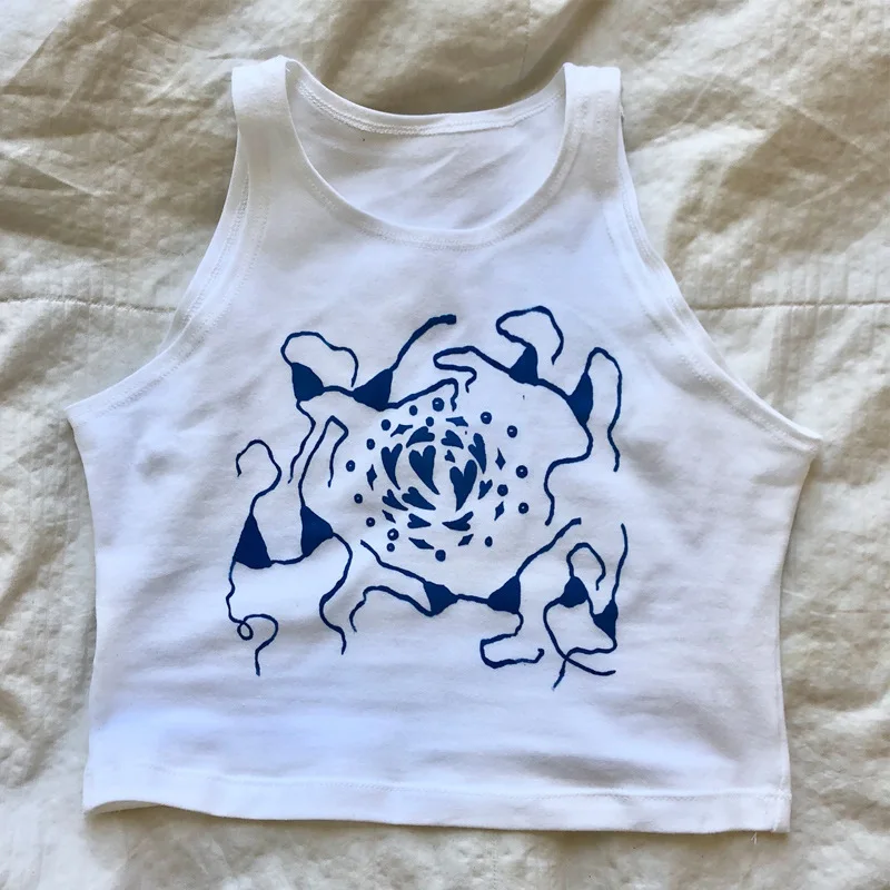 

Fashion Tank High Street White Flower And Heart Print O-neck Crop Tops Casual Sexy Y2k Tops Slim None Sleeve Short Tops Summer