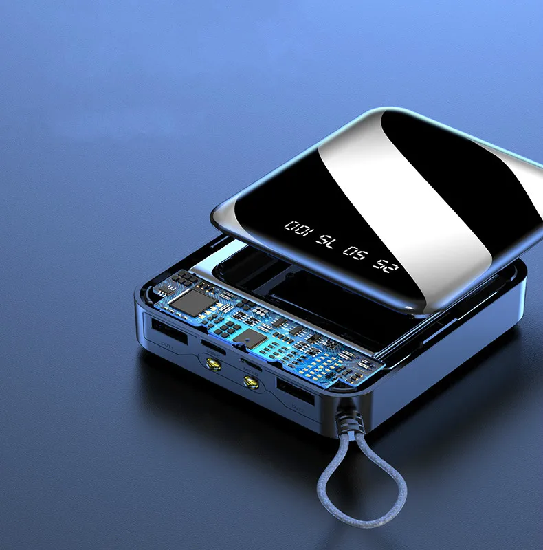 Портативное зарядное устройство компактное портативное с двумя USB-портами 30000