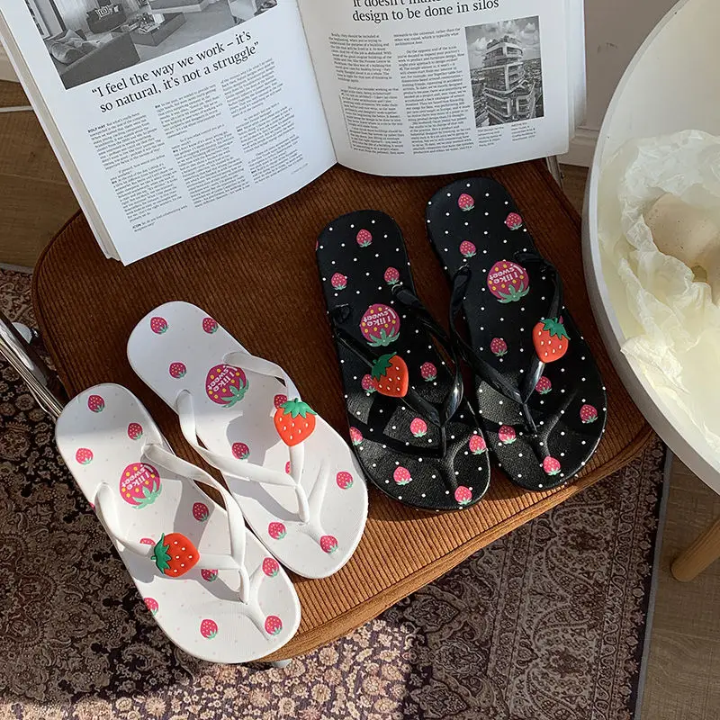 Slippers women's Korean version ins cartoon strawberry herringbone slippers anti slip soft bottom printing slippers women