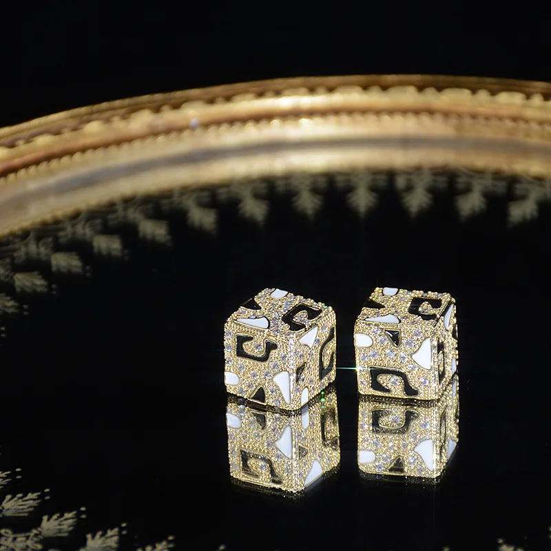 

Роскошные квадратные серьги-гвоздики с микрозакрепкой, позолоченные, с гальваническим покрытием