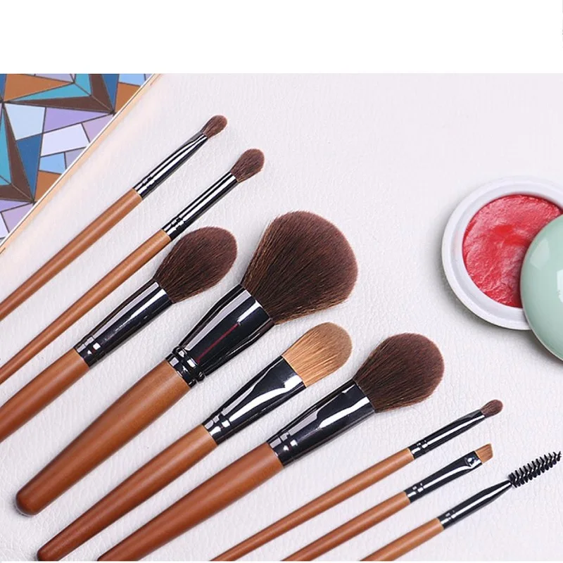 

Wooden Handle At First Sight Brown Love 9 Makeup Brush Set Soft Hair Loose Powder Blush Brush Full Set Of Beauty Tools Storage