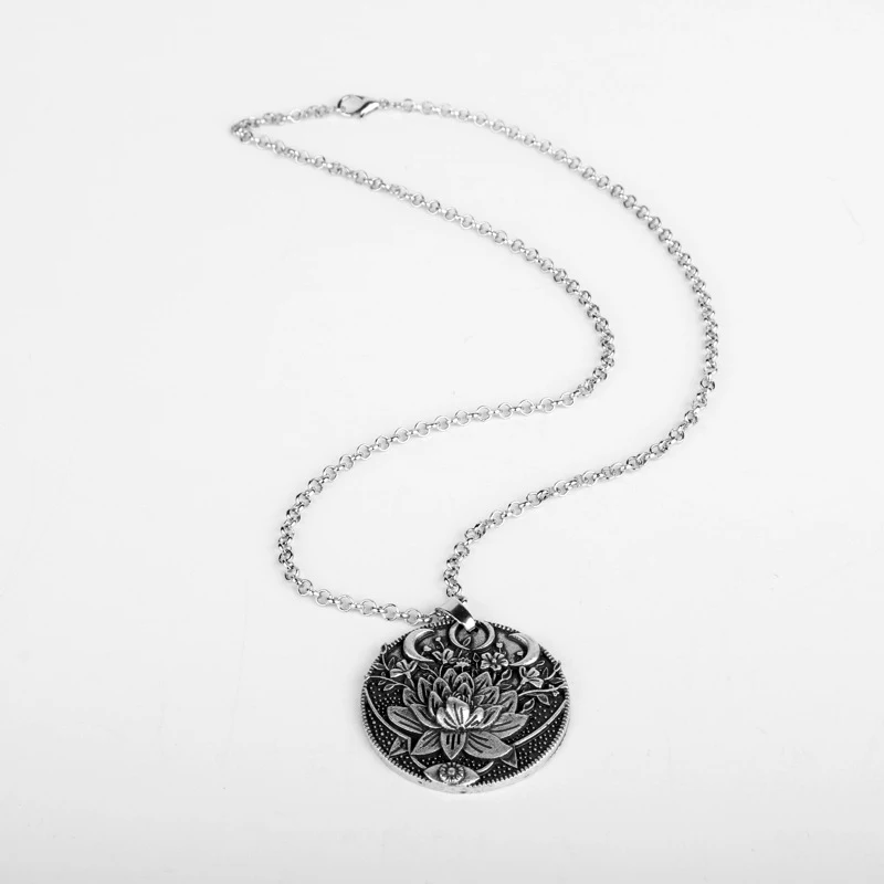 

2020 New Gypsy retro Tibetan medium-sized carved flower round tassel pendant women's necklace statement Maxi jewelry