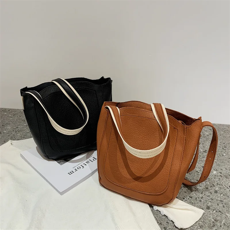 

Повседневная женская сумка через плечо, новые кошельки-ведра с широким ремешком, роскошные дизайнерские вместительные сумки для покупок, п...