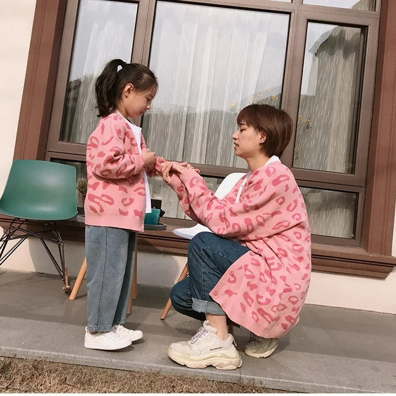 

2020 Autumn Parent-Child Outfit Lerpard Print Long Sleeve Cardigans Mother and Daughter Open Stitch Cardigans Clothes