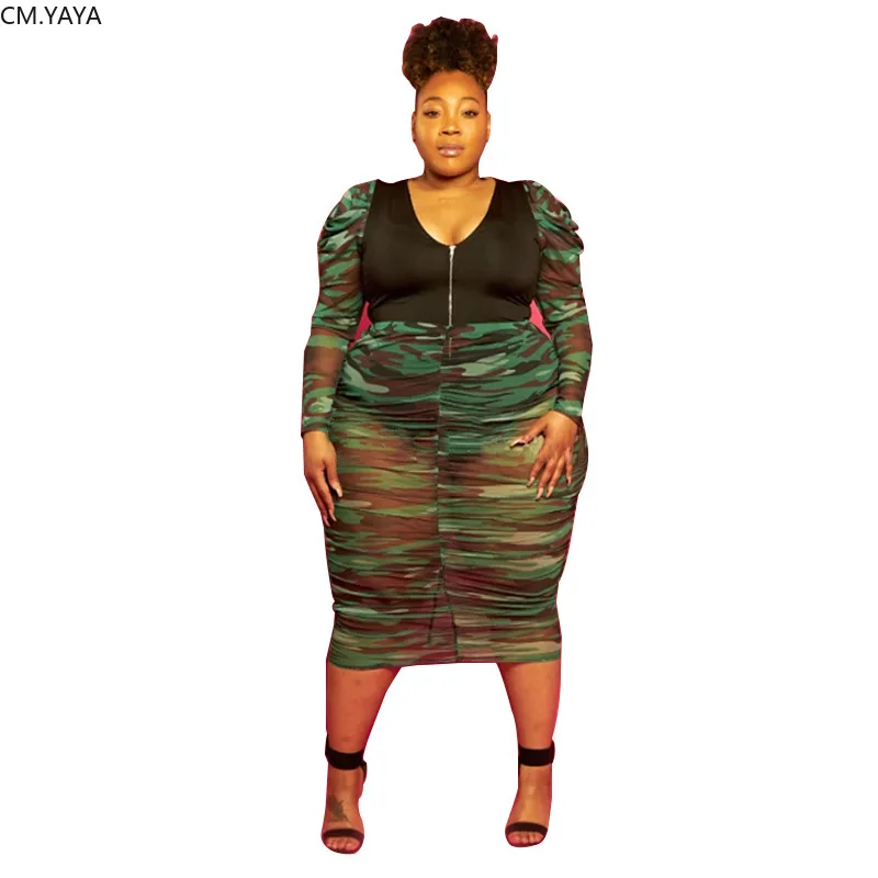 Женский костюм из двух предметов размера плюс камуфляжный с круглым вырезом и