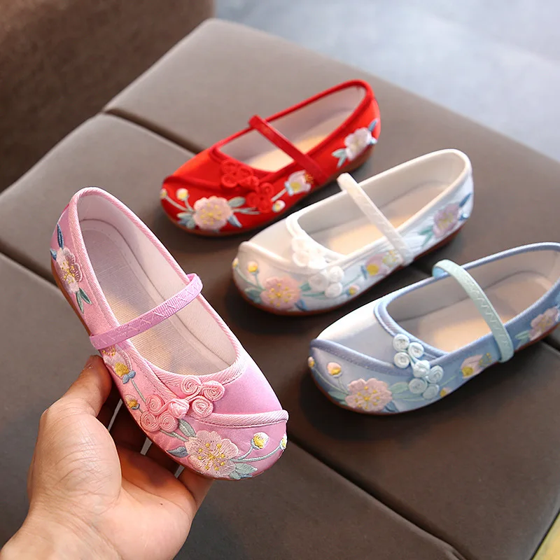 

Kids Chinese Traditional Opera Embroidery Floral Slides Kids Hand Woven Shoes Hanfu Winter Outdoor Chinese Slippers Mesh Shoe