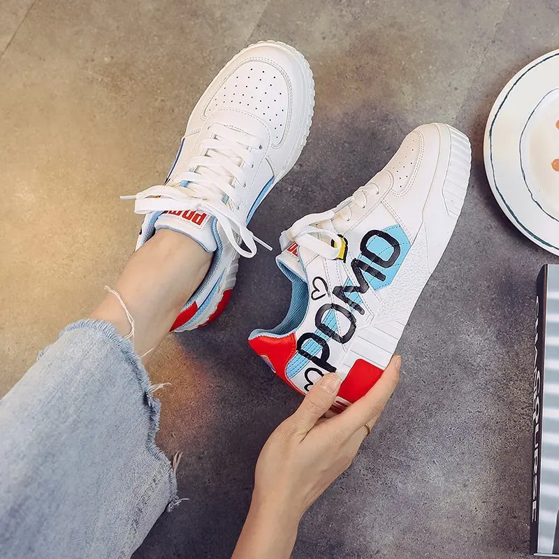 Новые поступления симпатичные белые туфли на плоской подошве с принтом