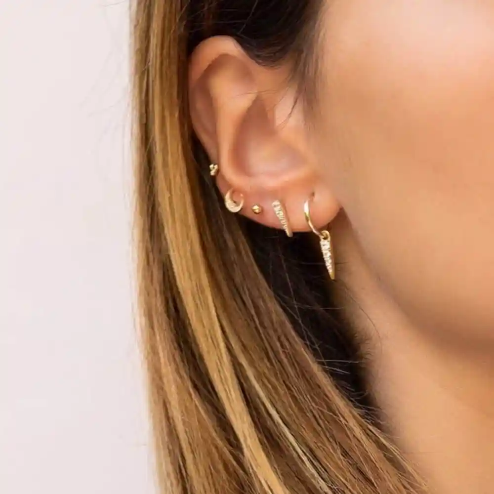 Минималистичные серьги-кольца с блестками и фианитами серебряные небольшие для