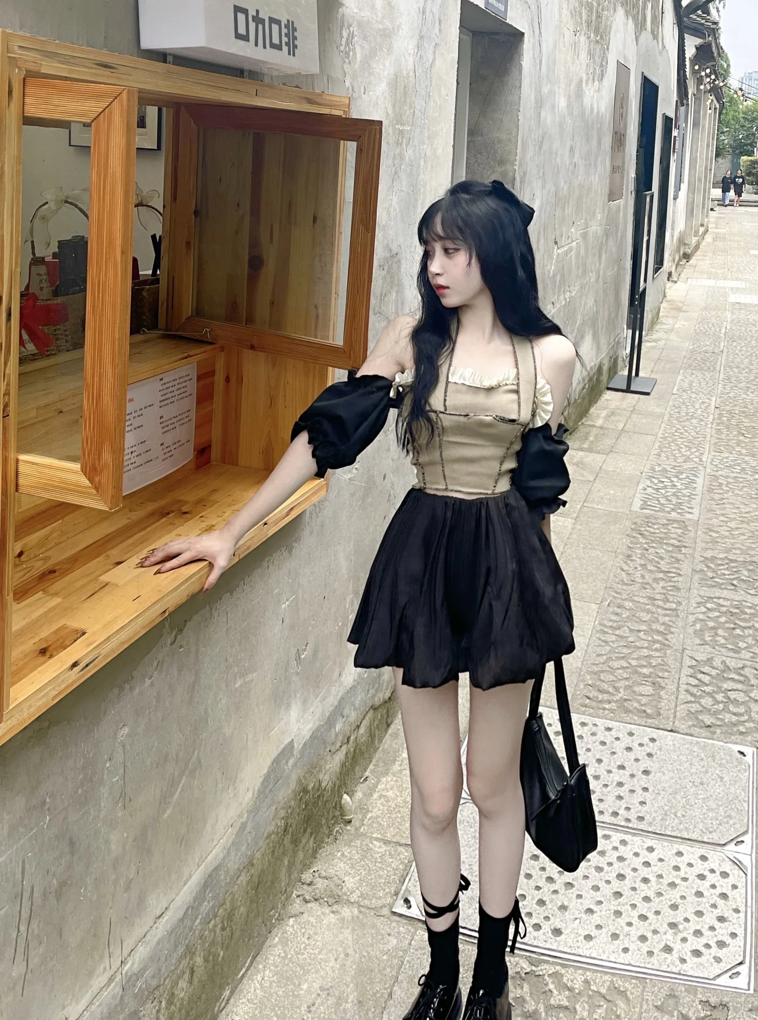 Комплект из юбки и топа с коротким рукавом деревянными ушками | Женская одежда