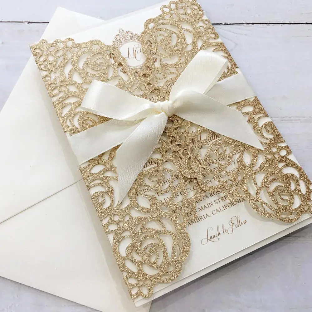 

Свадебные приглашения с конвертами, золотые блестящие Пригласительные открытки с лазерной резкой для свадьбы, набор из 50 шт.