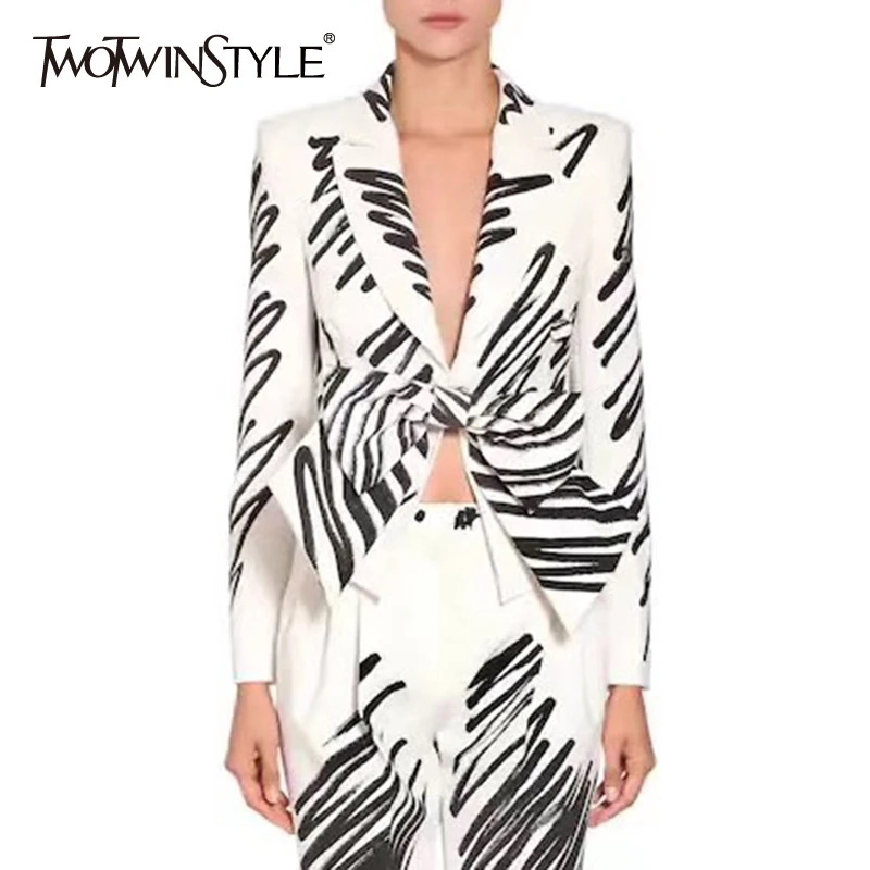 Женский костюм TWOTWINSTYLE костюм-двойка в полоску с отложным воротником и длинным