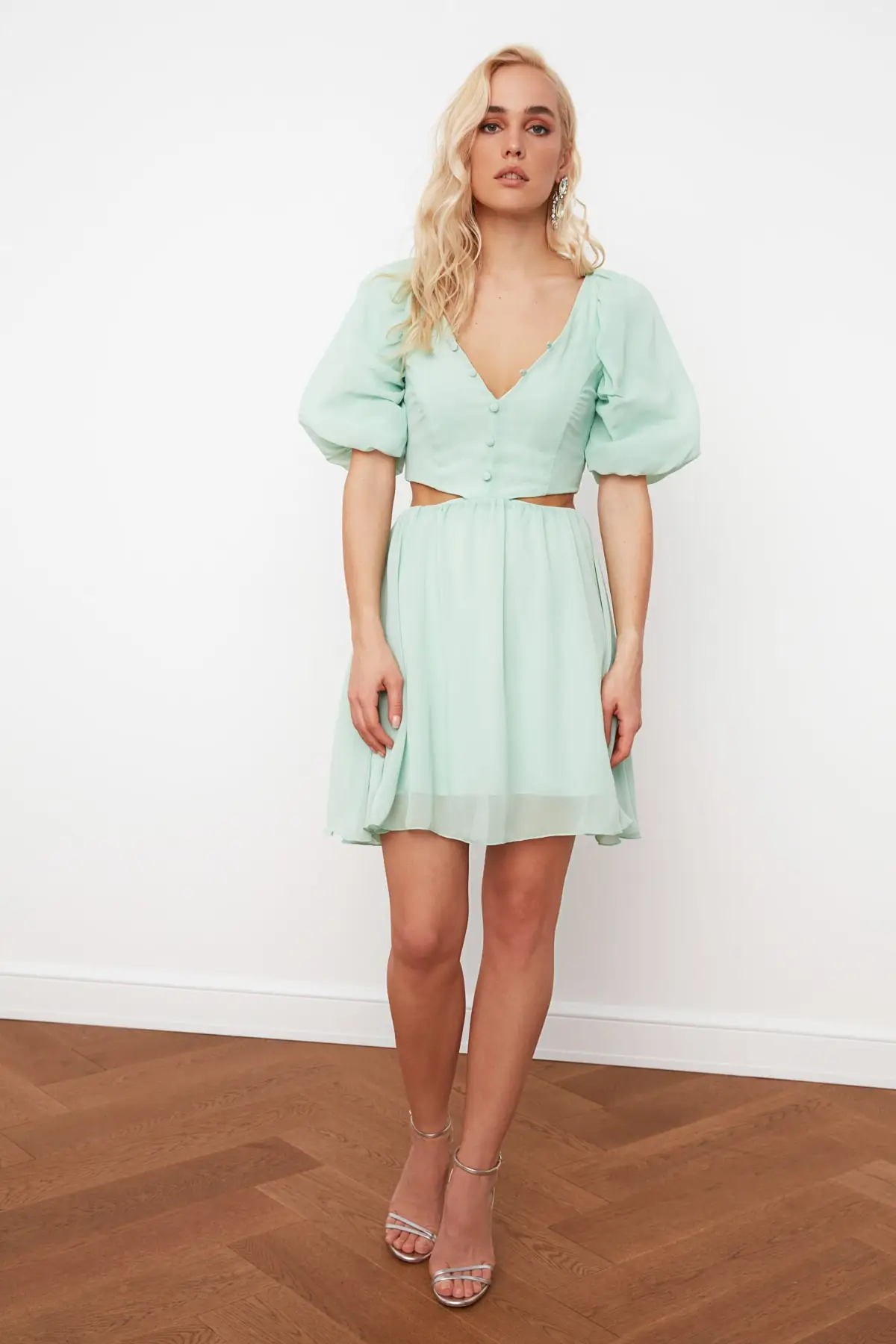 

Trendyol Collar Detail Dress TPRSS21EL0136