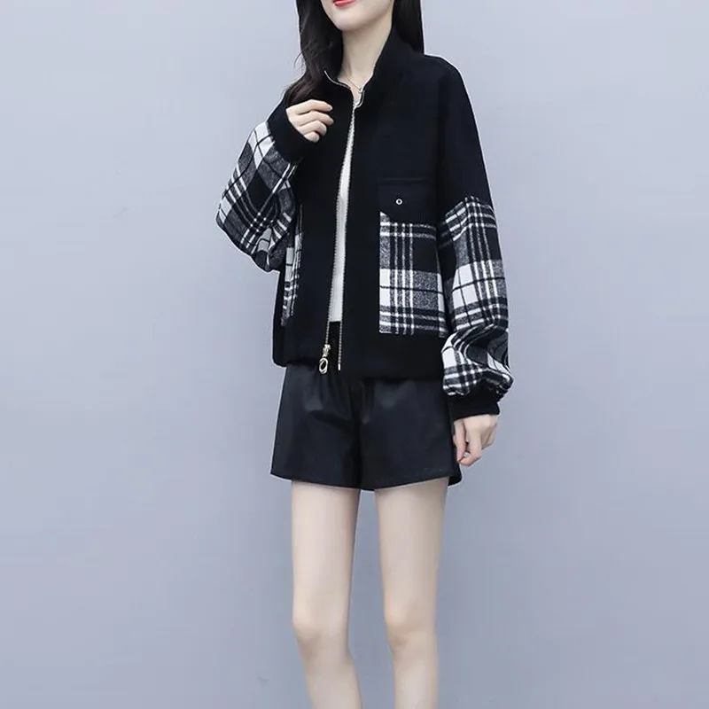 

2020 new women's clothing autumn and winter short Woolen coat Plaid stand collar coat