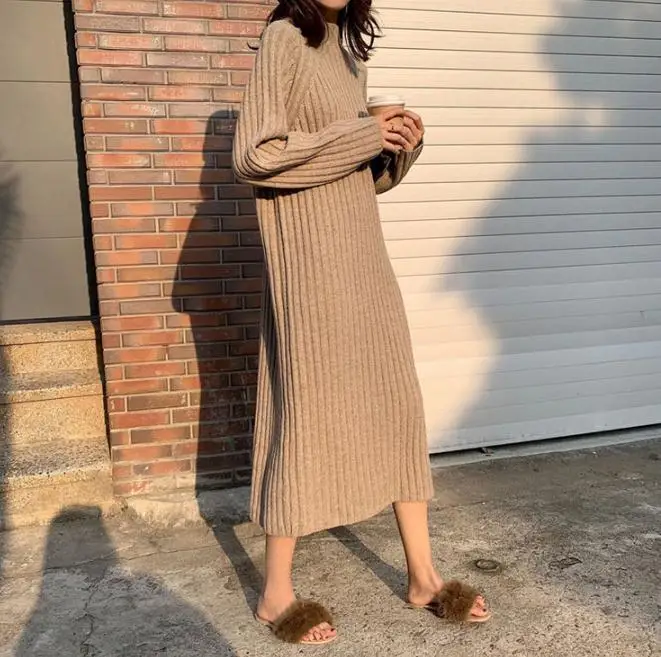 Женский вязаный свитер с высоким воротом свободный приталенный большого размера