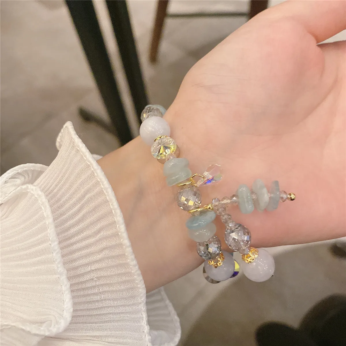 

Korean Version of Women's Sky Light Blue Women's Crystal Bracelet, Ice All-match Temperament Bracelet