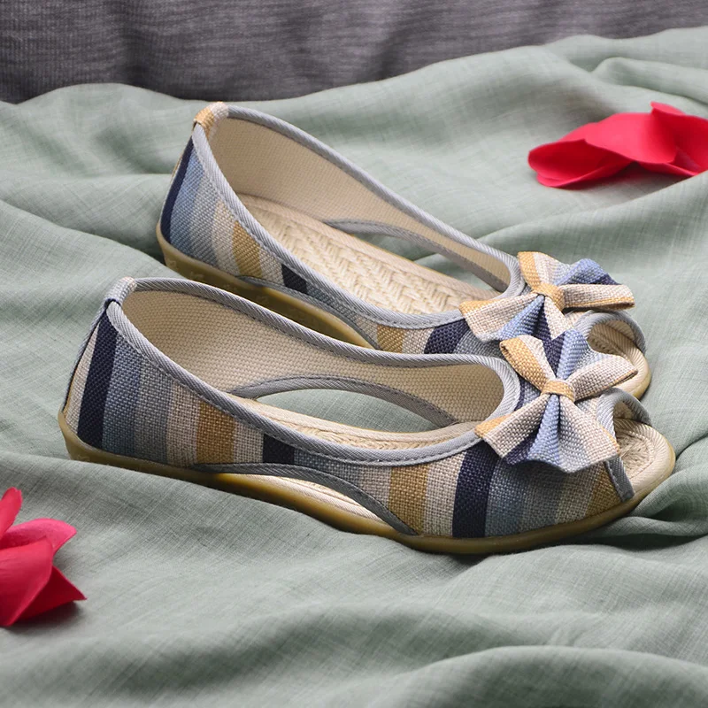 Босоножки женские из парусины на танкетке с открытым носком без застежки