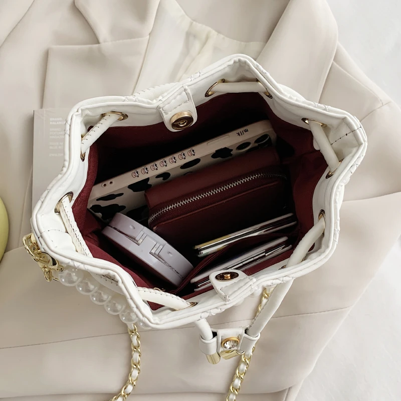 

2021 Fashion Women Bucket Bag Vintage Tassel Messenger Bag High Quality Retro Shoulder Bag Simple Crossbody Bag Tote