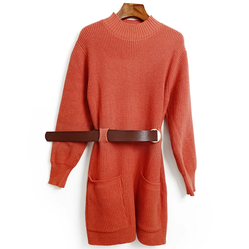 Женское платье-свитер трикотажное платье в рубчик с расклешенными рукавами