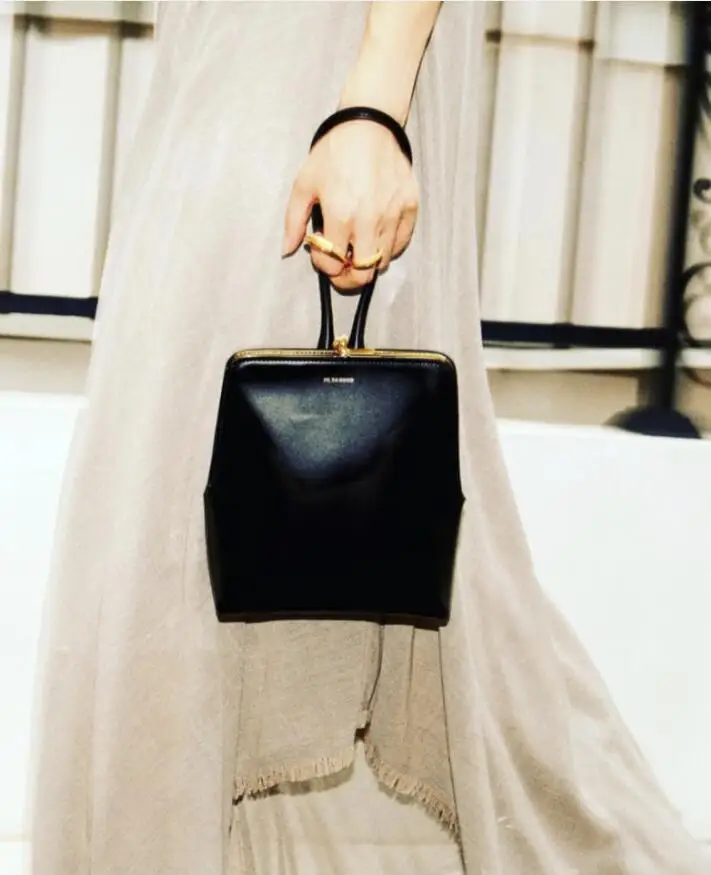 

120824 Quality Luxury Designer Brand Fashion Classic Lady Simple versatile Convenient Handbag Leather Shoulder Bag J1