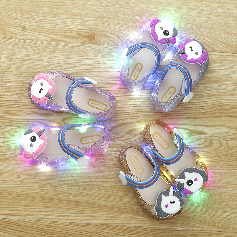 

Girl's sandal New Children's Led Shoes Baby Girl Summer Sandals Luminous Bowtie Unicorn Kids Girls Jelly Toddler Flat Shoe SO066