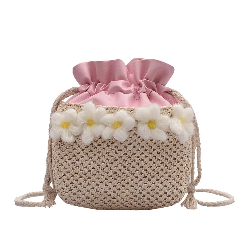 

Fashion Woven Crossbody Bag Cute Flower Drawstring Bucket Bag Shoulder Purse for Summer Holiday Travel Woven Messenger Bag