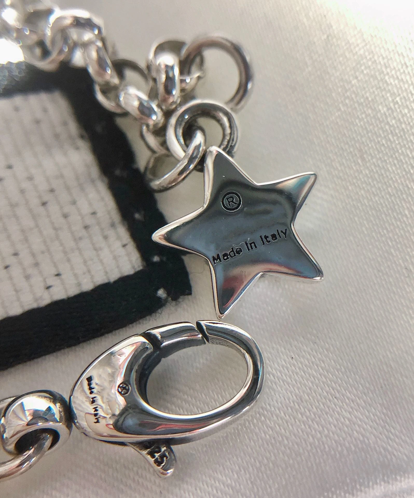 

925 sterling silver true love is invincible. Large and small love bracelets. Male models and female models. Couple bracelet