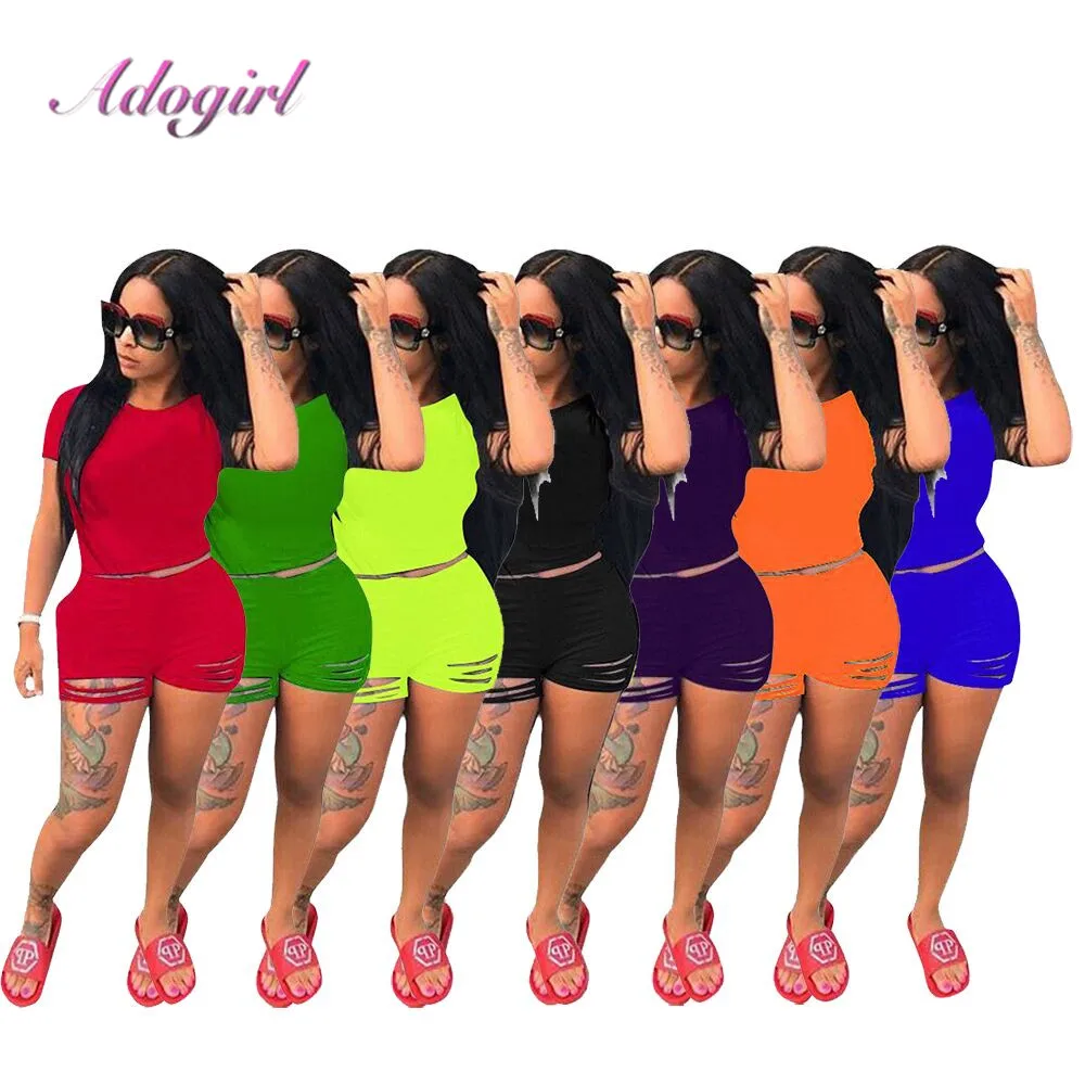 

Женский спортивный костюм из двух предметов