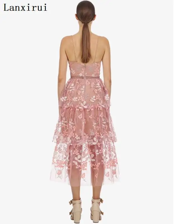 Белое черное цветочное кружевное на бретельках до середины икры с вырезами новое