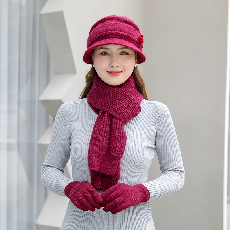 Женский зимний теплый комплект из шапки шарфа и перчаток 3 предметов Элегантный