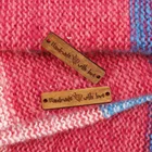 Ручная работа с любовными этикетками, деревянные Этикетки, Персонализированные Бирки, вязаные этикетки, пользовательское имя, ручная работа, индивидуальный дизайн (WD2214)