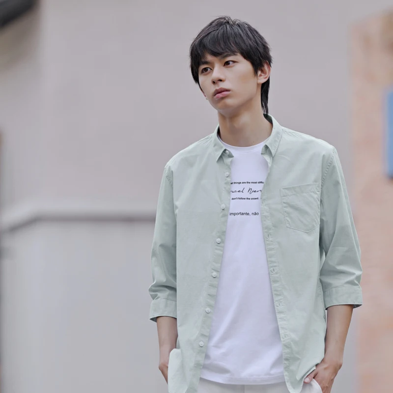 Мужская рубашка с короткими рукавами хлопковая отложным воротником на пуговицах