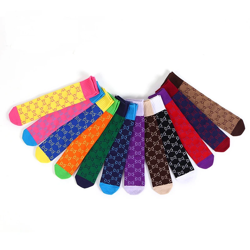 Чулочно-носочные изделия в европейском и американском стиле подиумная модель