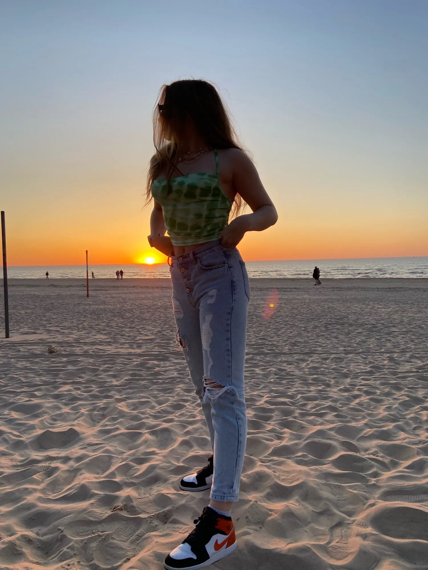 Новинка женские топы без рукавов с принтом в виде узора открытой спиной зеленые