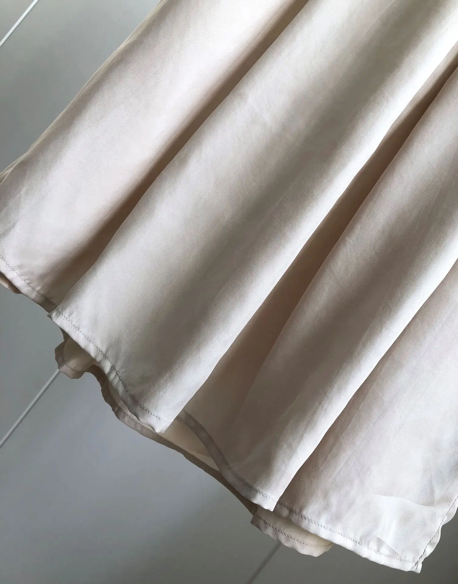 

Copper ammonia half skirt 2021 early spring three-color texture delicate and drape elastic waist skirt