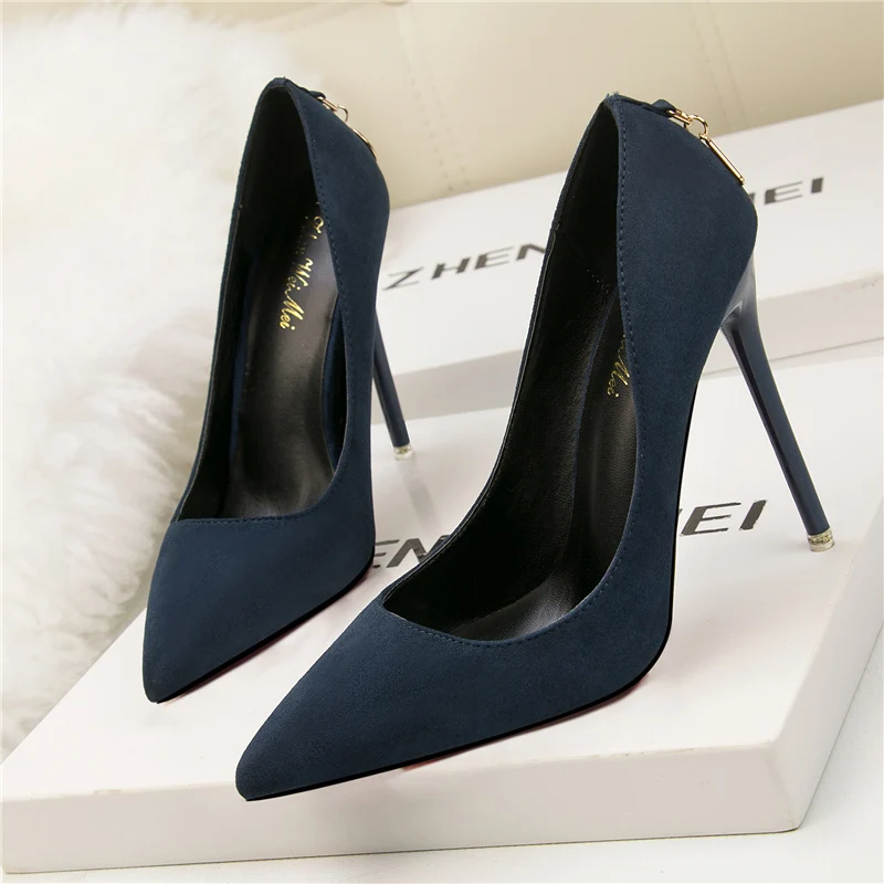 2019 г. туфли на высоком каблуке 11 см с металлическим резным узором женские