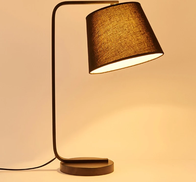 Простая настольная лампа прикроватная 220 В для спальни гостиной кровати