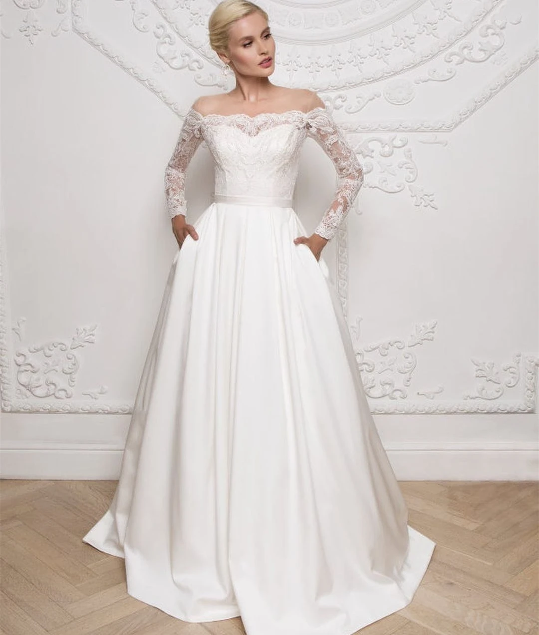 

Elegant Wedding Dress Boat Neck Long Sleeve Lace Appliques Satin Sweep Train With Pocket Belt Charming For Lady Floor Length