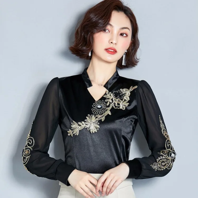 

V Lead Long Sleeve Shirt and top Woman Embroidery Self-cultivation Rendering Unlined Upper Garment Solid Color Yarn Sleeve