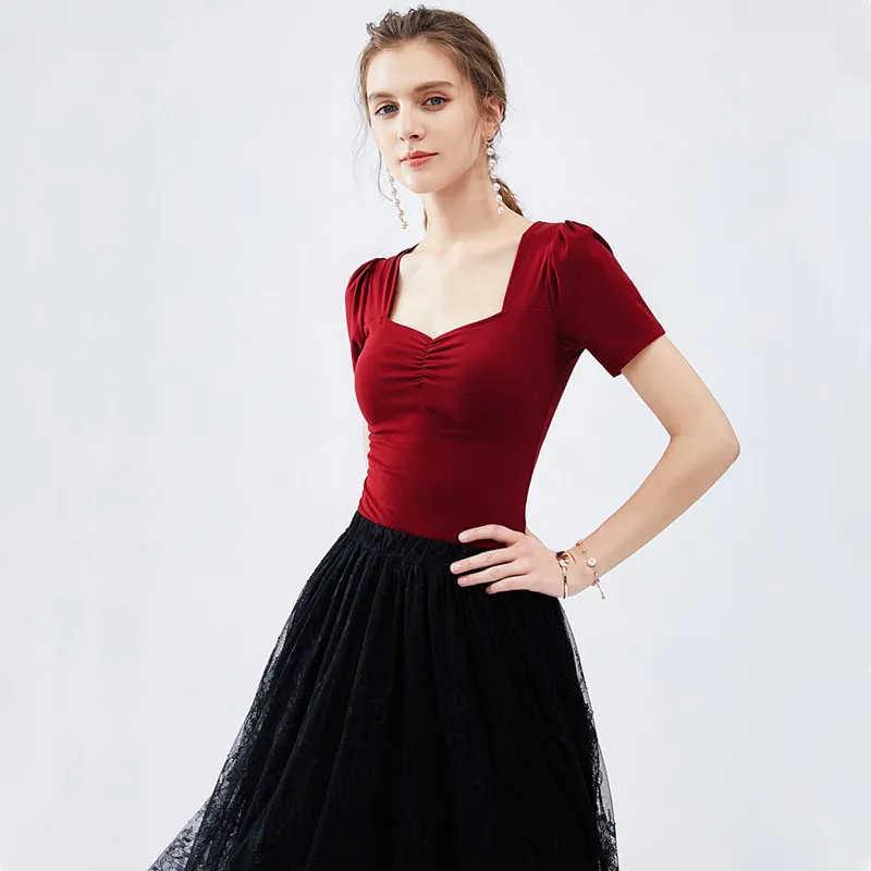 

Женская Офисная футболка с коротким рукавом и низким вырезом