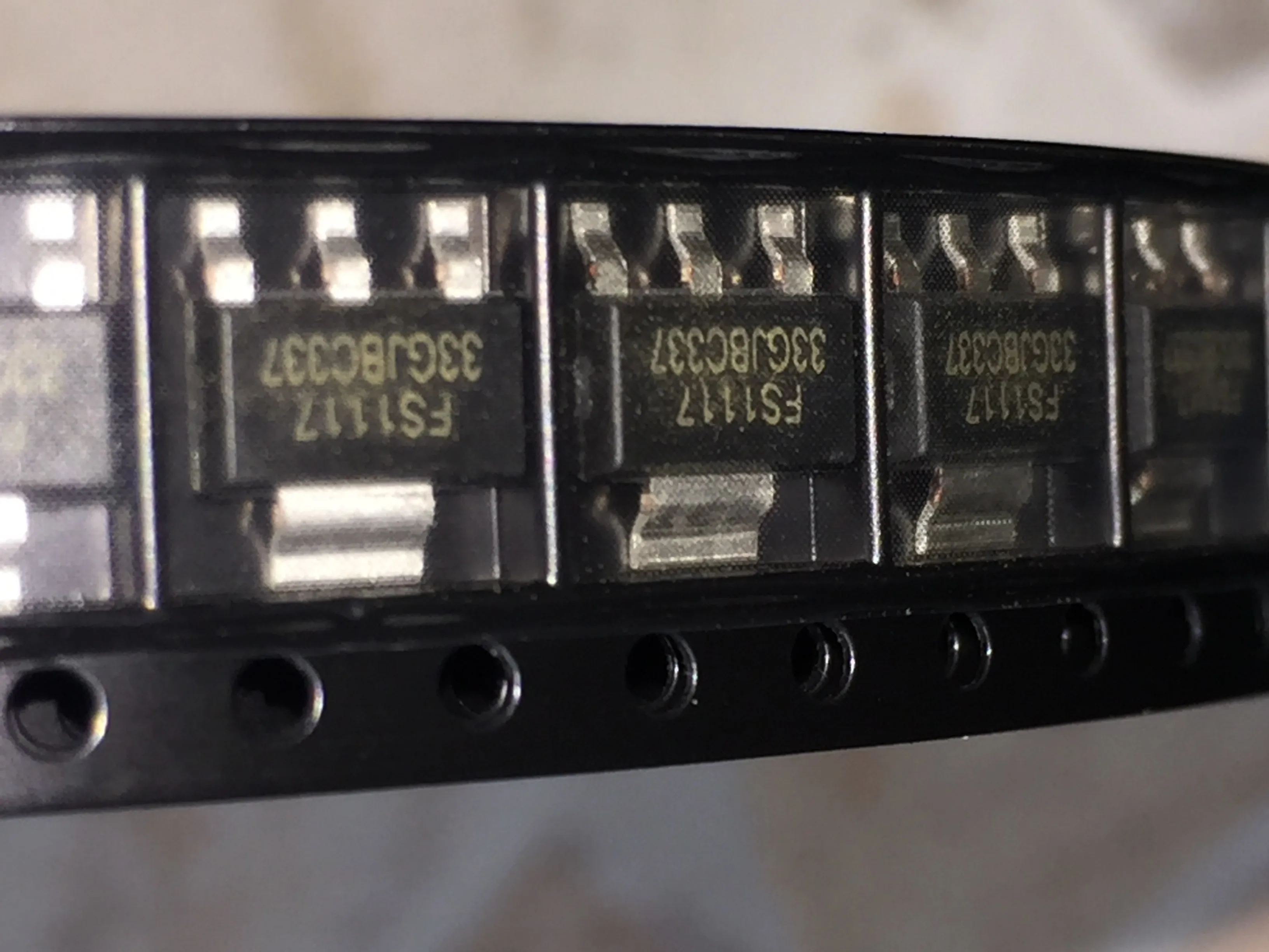 100% New&amporiginal FS1117 FSMD075 FS1117-33GJ IC | Replacement Parts