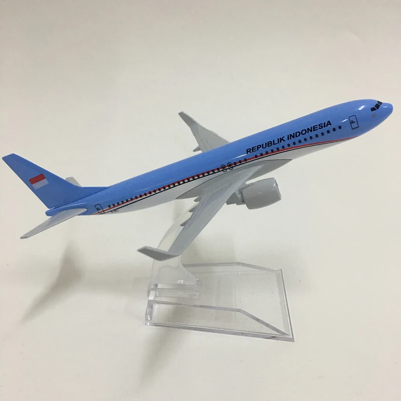 Джейсон пачка 16 см REPUBLIK Индонезия модель аэроплана самолет масштаба 1:400 Boeing 737