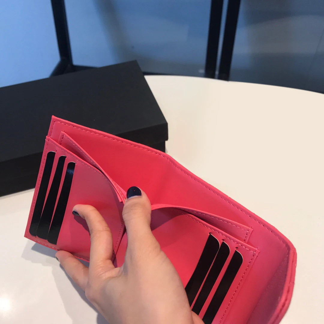 

2021 new high end customized luxury women's wallet cardholder caviar leather zero wallet leisure fashion