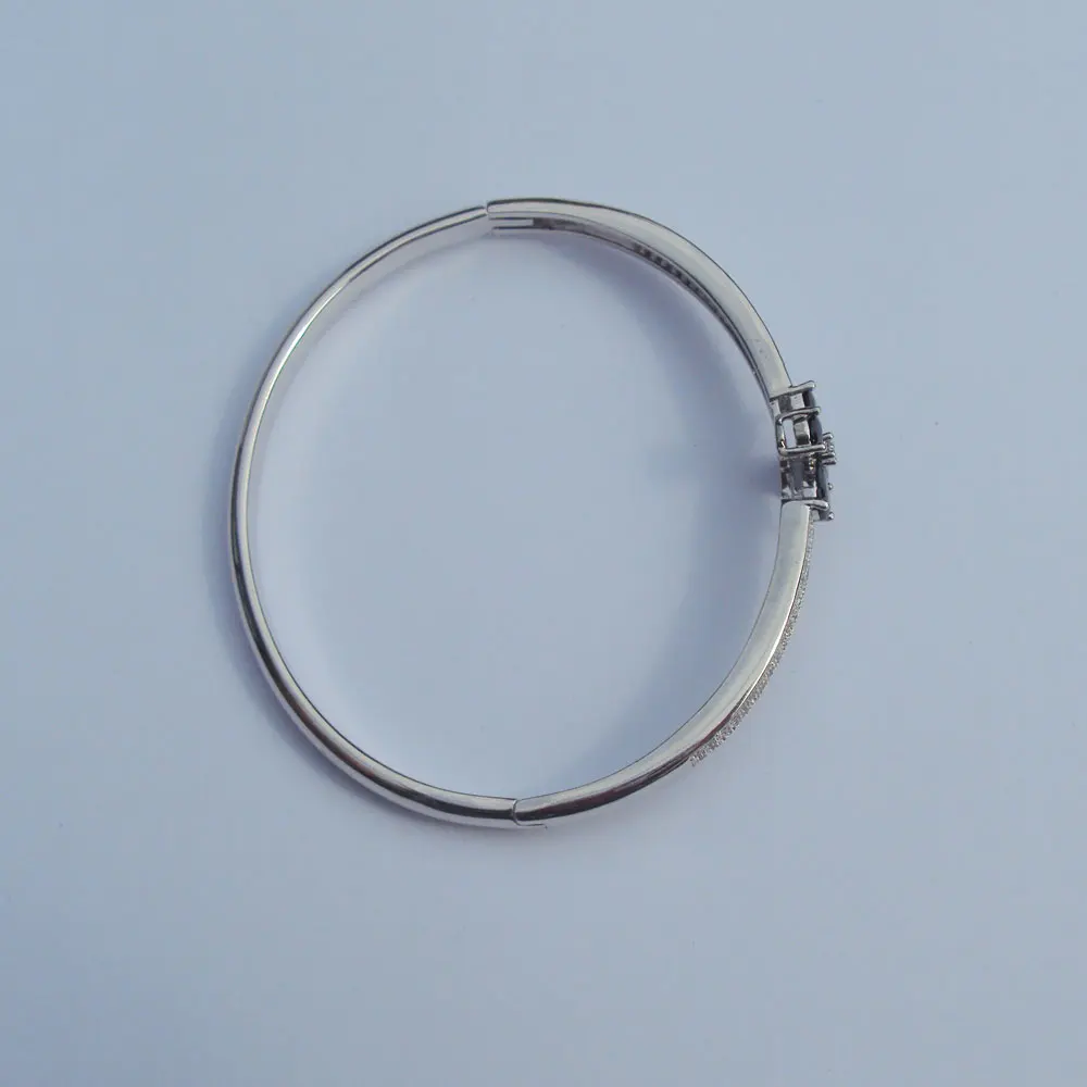 &quotxu ping &quot Elegance Senior design 18 K Fine Solid White Gold GF CZ Cubic Zircon Cross black Flower Macrame Bracelet 60# Women |