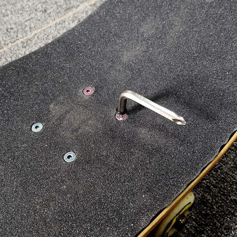 

Multi-Function Skateboard Tool Y-Type Alle Key and L-Type Phillips Head Wrench Screwdriver and 8 Pcs Mounting Hardware