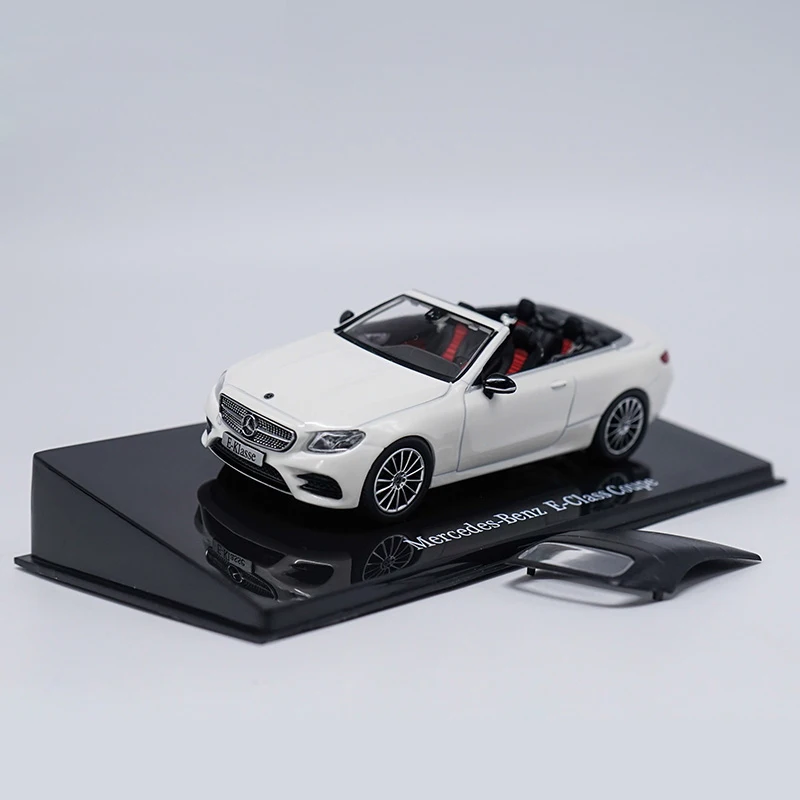 Cabriolet P-White 1:43 E300 E-KASE Coupe модель сплава автомобиля статические высокой моделирования металлические модельные автомобили с оригинальной коробкой - Цвет: Cabriolet P-White