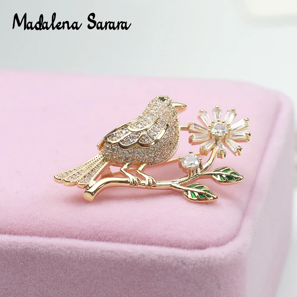 MADALENA SARARA AAAA Цирконий и кристалл инкрустированная жемчугом брошь гол покрытая