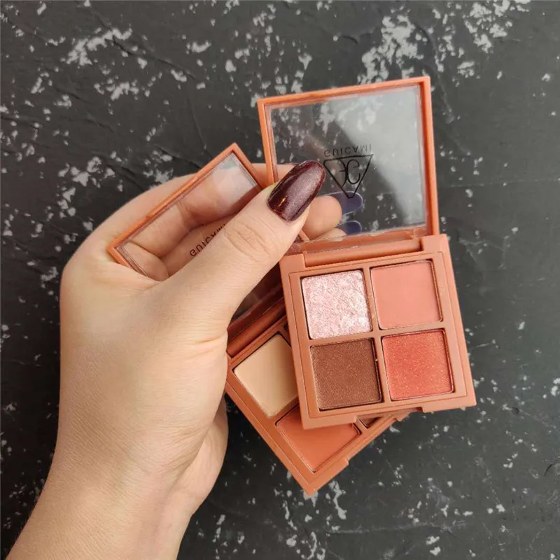 Палитра теней для век 4 цвета матовые мерцающие пигментированные тени |