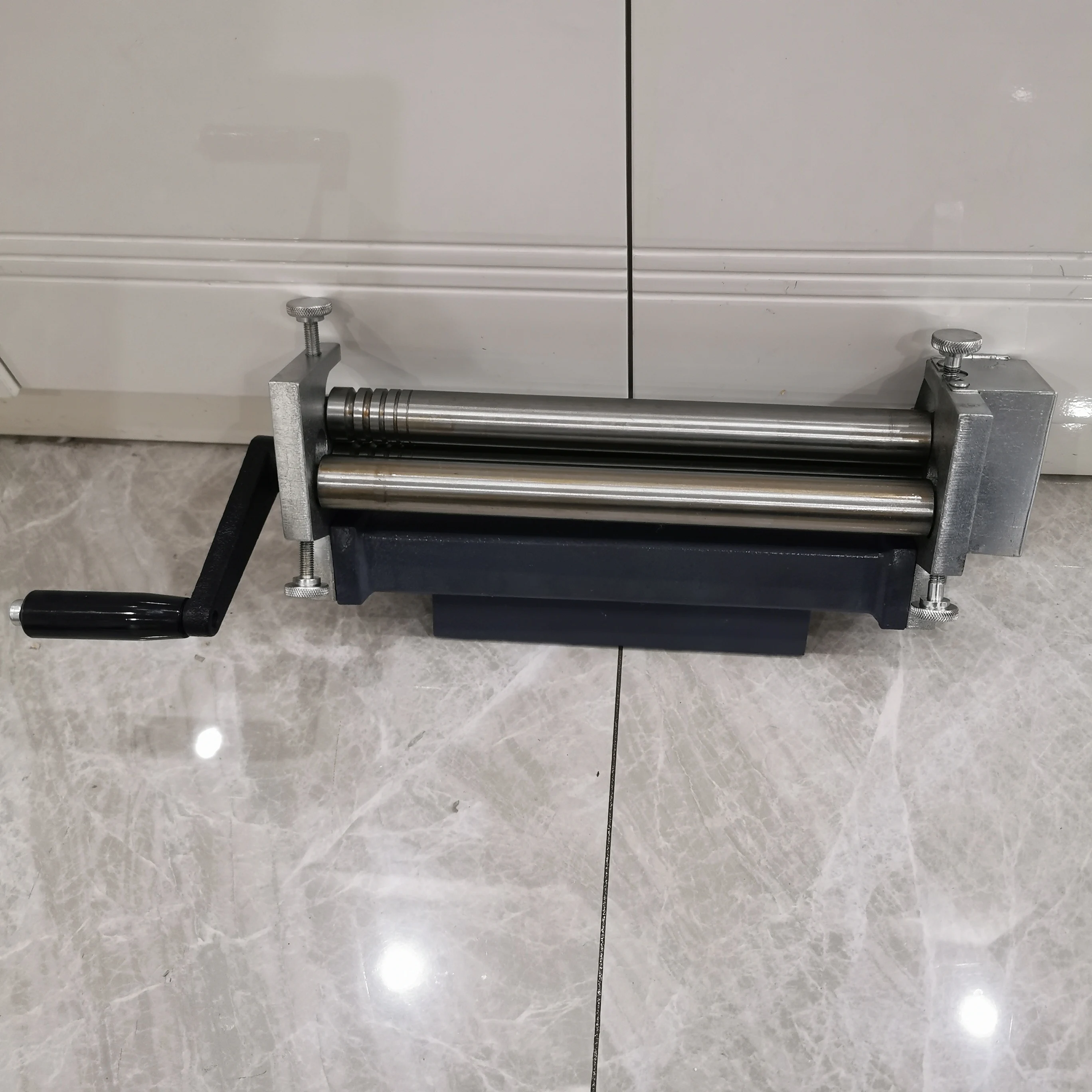 

Small Manual Steel Plate Rolling Machine Metal Plate Bending Round Machine