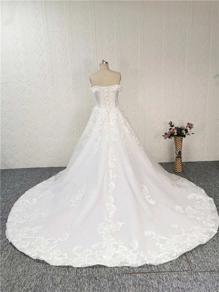 

off-shoulder A-Line Ivory Wedding Dresses gorgeous lace Bridal Gown