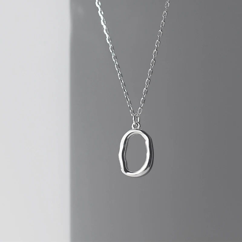 

Женское ожерелье из серебра 925 пробы с асимметричным кулоном